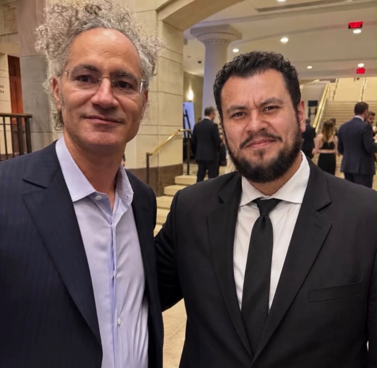 Hiago Kin Levi com Alex Karp, cofundador da Palantir.